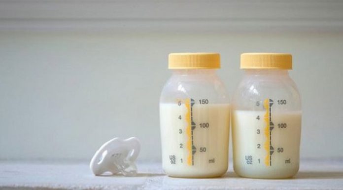Sữa mẹ sau khi rã đông để được trong thời gian bao lâu? 